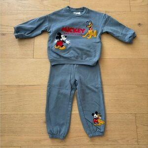 H&M toddler blue mickey and friends sweatshirt set, size 3T
